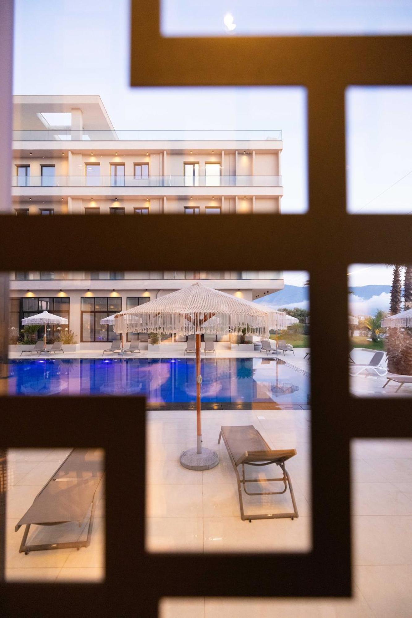 Tris3 Hotel Radhime Exterior photo