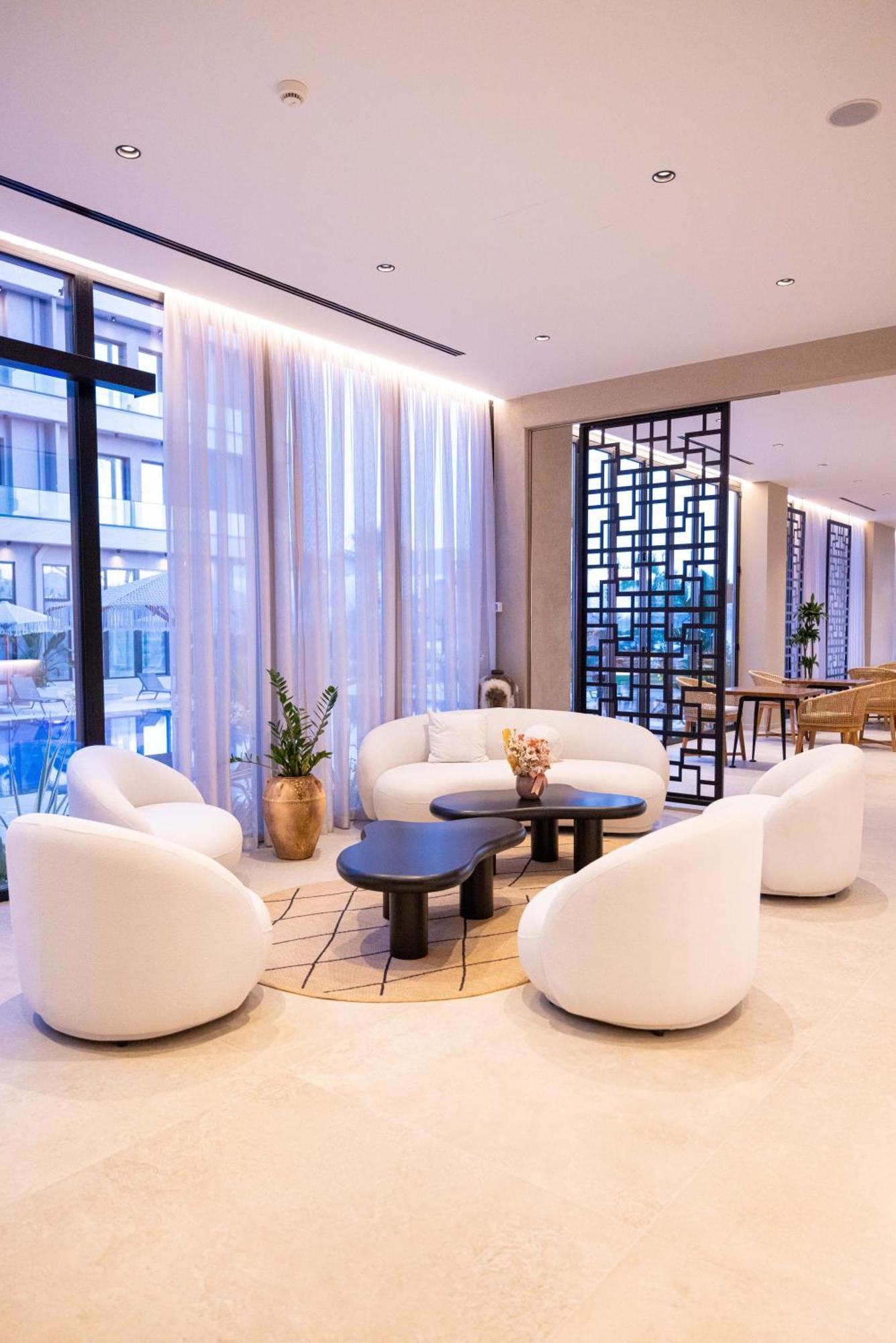 Tris3 Hotel Radhime Exterior photo